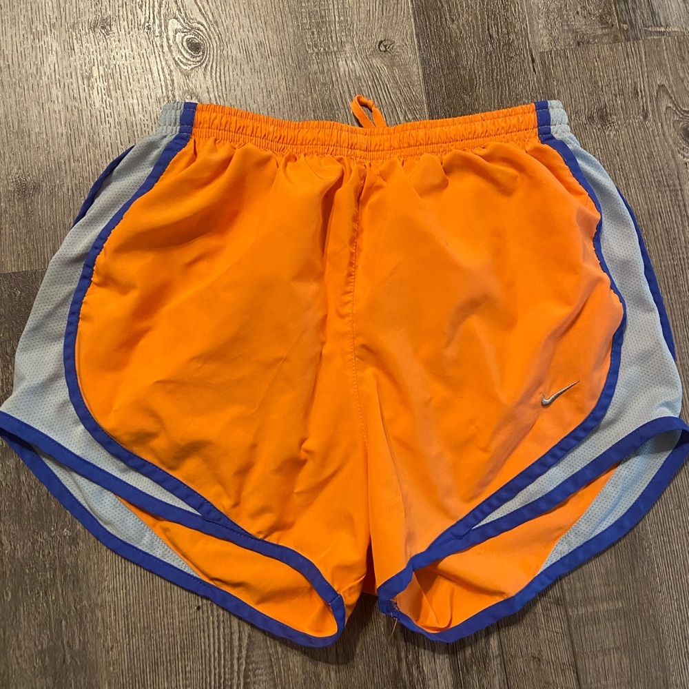 Nike tempo shorts size small like new